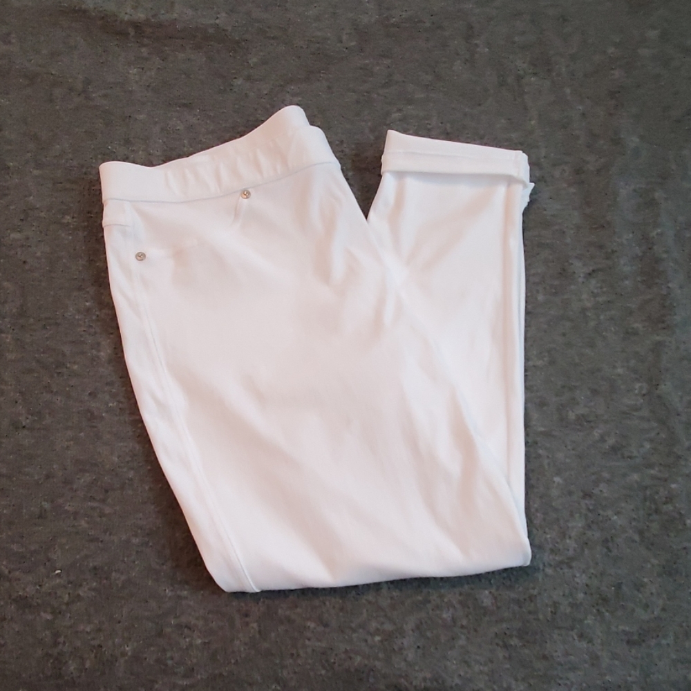 NWOT Simply Vera Wang Leggings